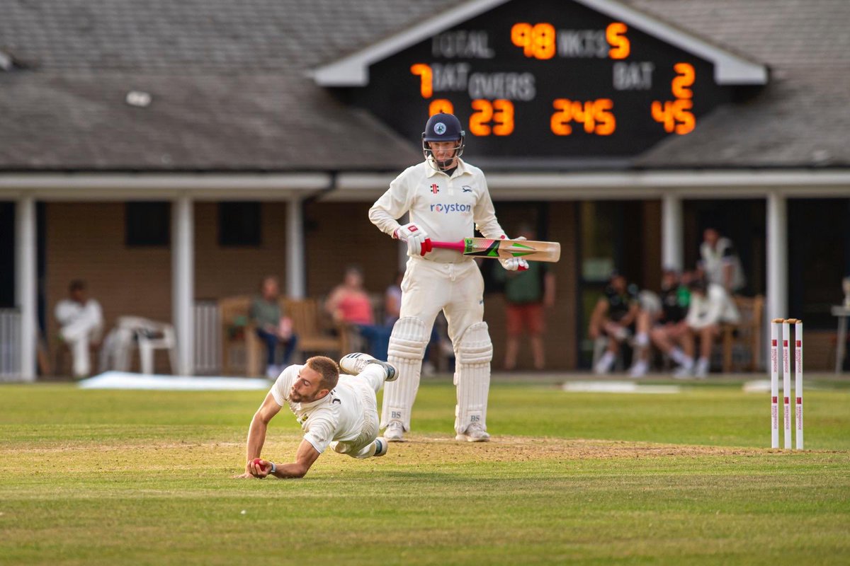 BenClilv's tweet photo. @danheath2011 @PitchedInLine @SussexCCC Mad catch! Did he get a picture as good as this tho? 👀 https://t.co/WhedkvP3vY