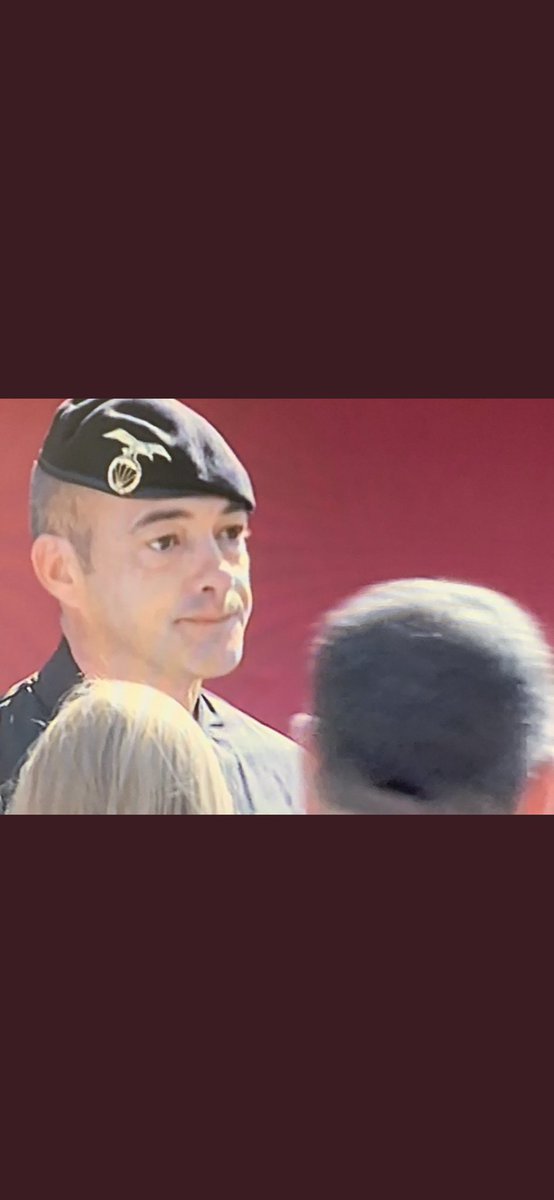 pepa_sastre's tweet image. El Cabo Primero Pozo. No le conozco pero me gustaría que supiera que me parece un señor admirable. Todo mi respeto.  #paracaidista