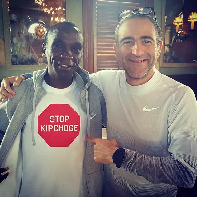 Rosario Palazzolo (@rossrunners) on Twitter photo Oggi è tempo di celebrare il campione più grande.
Orgoglioso di aver conosciuto <a href="/kipchogeeliud/">Eliud Kipchoge</a> e di avere imparato da lui che un grande campione non si pone dei limiti, ma guarda ai limiti che intende superare, sempre.
Il suo nuovo primato nella #marat… ift.tt/319QePB Oggi è tempo di celebrare il campione più grande.
Orgoglioso di aver conosciuto <a href="/kipchogeeliud/">Eliud Kipchoge</a> e di avere imparato da lui che un grande campione non si pone dei limiti, ma guarda ai limiti che intende superare, sempre.
Il suo nuovo primato nella #marat… ift.tt/319QePB