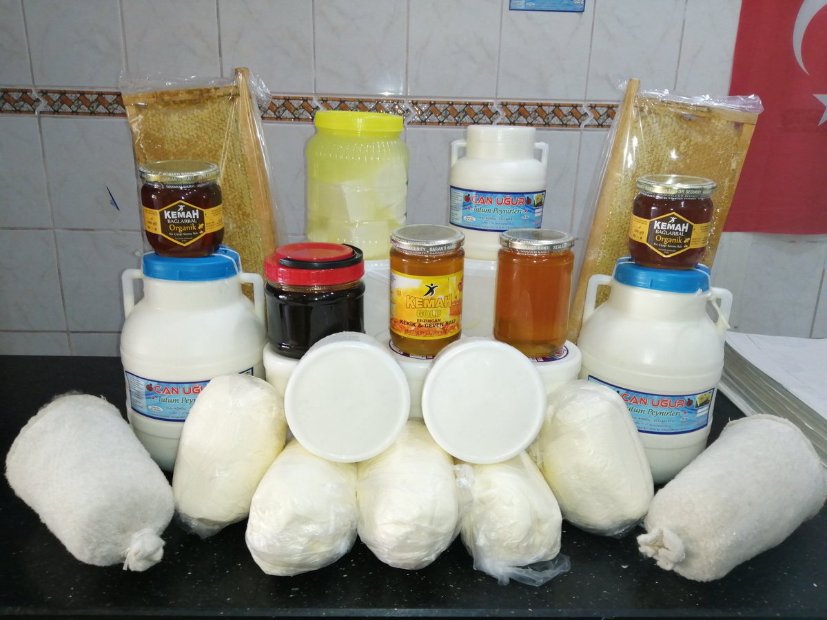 Erzincan yöremize ait sağlıklı doğal ürünlerimiz.

#Erzincan #TulumPeyniri #ErzincanTulumPeyniri #ErzincanTereyağı #Tereyağı #ErzincanBalı #Bal #SüzmeBal #DutPekmezi #Peynir