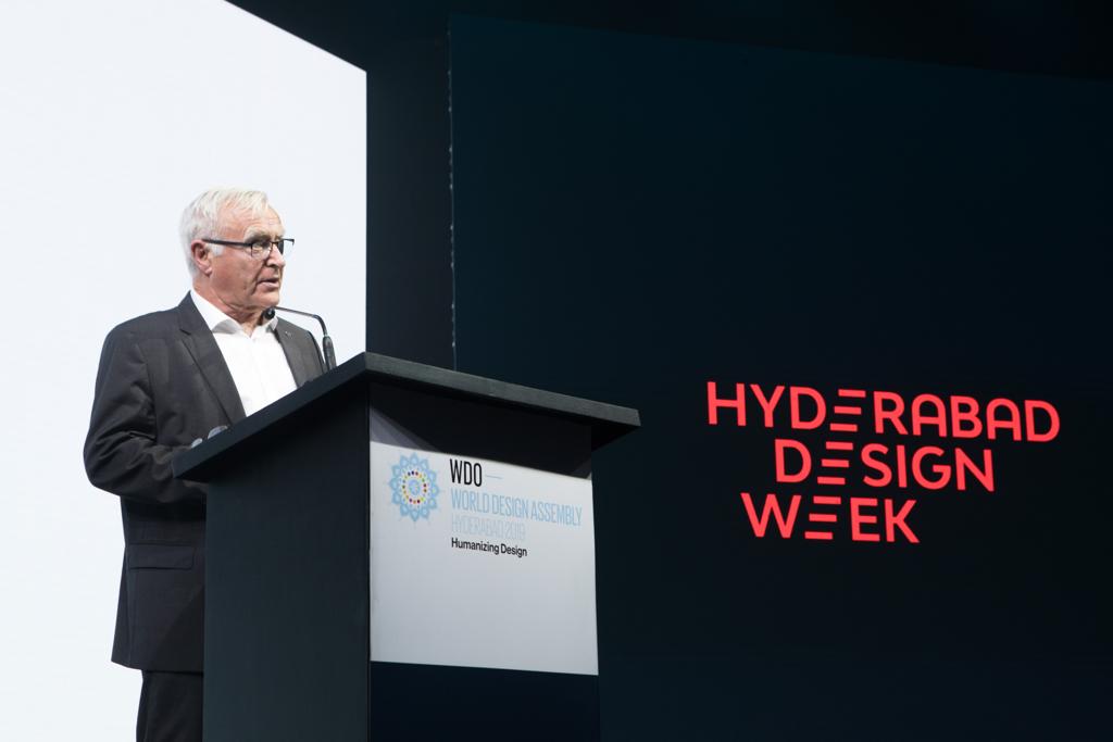 AjuntamentVLC's tweet image. 📐 We receive the official distinction as #WorldDesignCapital 2022 for #València 🖋️ at the general assembly of the #WDO, which is being held in #Hyderabad (India) 🇮🇳. Thank you very much for granting us with this designation! #WDC2022 #design4abetterworld #WDAssembly19