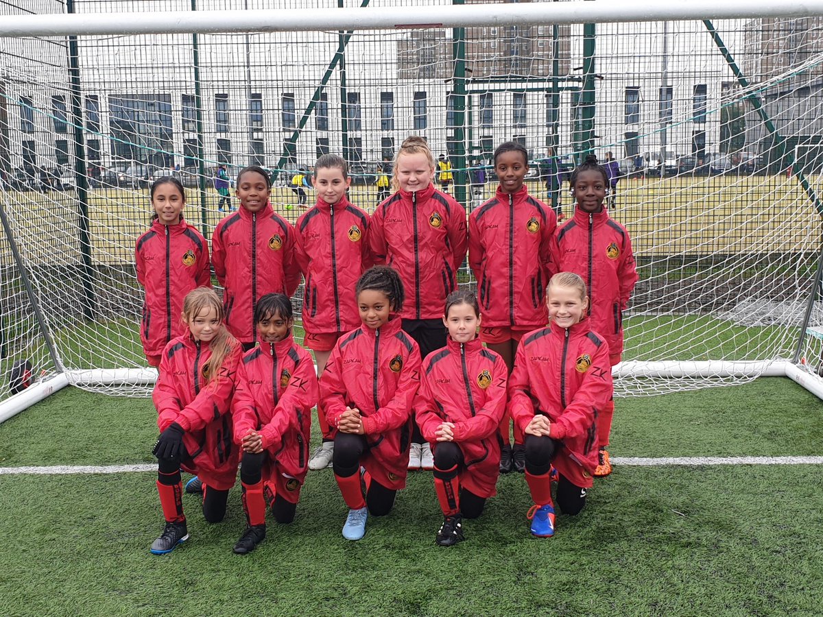 Our Tigers girls were on form today Grace and Eva getting there 1st district goals Connie keeping a clean sheet and grabbing an assist as well. Walking away with a 8-0 win for the <a href="/BDSFA1/">BDSFA</a> Girls today. <a href="/TigersJFC/">𝕋𝕚𝕘𝕖𝕣𝕤 𝕁𝕦𝕟𝕚𝕠𝕣 𝔽𝕠𝕠𝕥𝕓𝕒𝕝𝕝 ℂ𝕝𝕦𝕓</a>