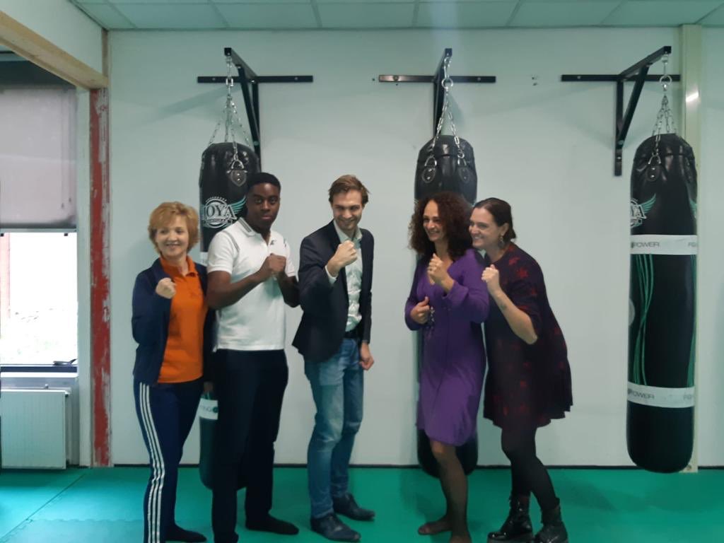 Fitness, dans, vechtsporten! Mooi rondje sporten en bewegen Kanaleneiland. Speciale aandacht voor vrouwen in een lastige positie en álle kinderen laten bewegen. Inspirerend 👇🏼