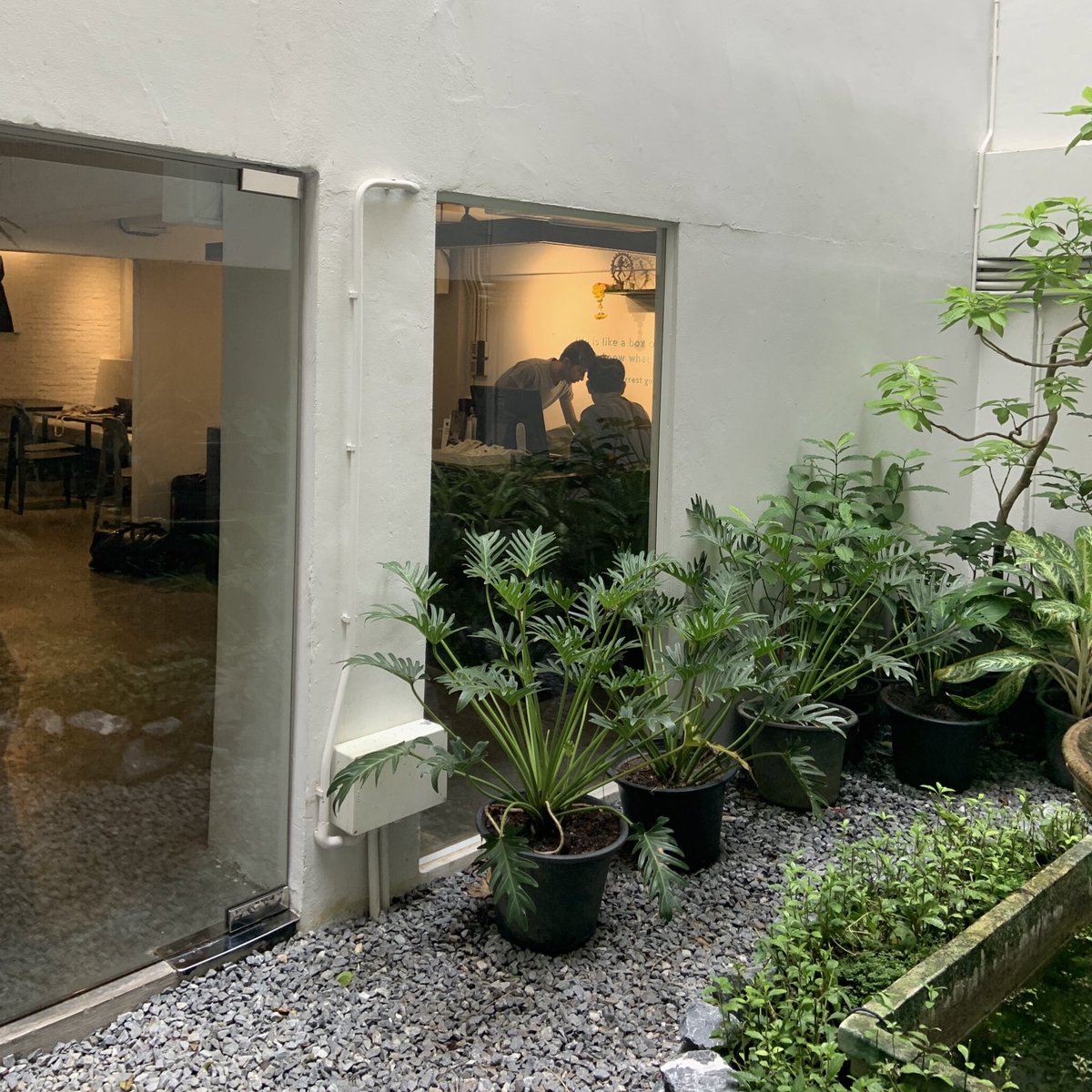 g1677851's tweet photo. ☕️ ร้านนี้น่าร้าก อยู่ตรงข้ามวัดแขก https://t.co/GnCKAZrjwO