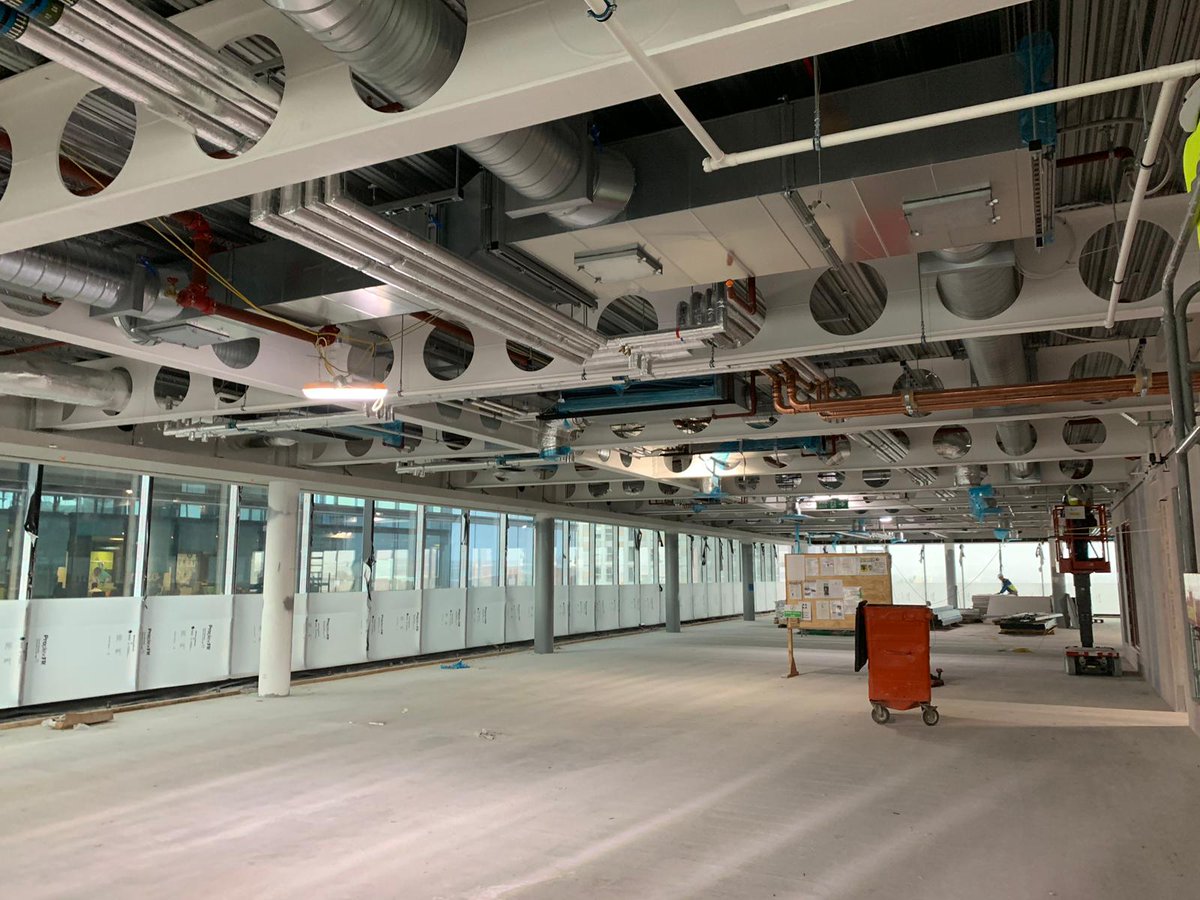 Embankmentmcr's tweet photo. The floor plates are coming along nicely! Just imagine what the view will be like out of that window😍 #100Reasons https://t.co/0qrnEZB7gM