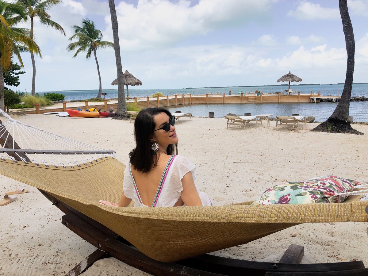 Blerislifestyle's tweet photo. In this hammock by the sea, is where I want to be😊!! #hammock #beachlife #beachday #konakai #beautifuldestinations #keylargo #keywest #floridakeys #happysaturday #weekend #weekendvibes #blerislifestyle #pitusa #pitusadresses #whitedress #casualstyle #socialinfluencer #bginkeys https://t.co/kRqHMbMnzv