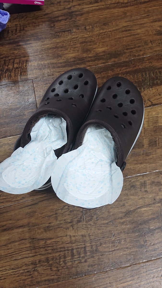 マリリンジョイ 今 台風の中の外出てたら履いてたクロックス 偽物 が水没したので乾かしてます 台風19 大雨特別警報 トニー大木