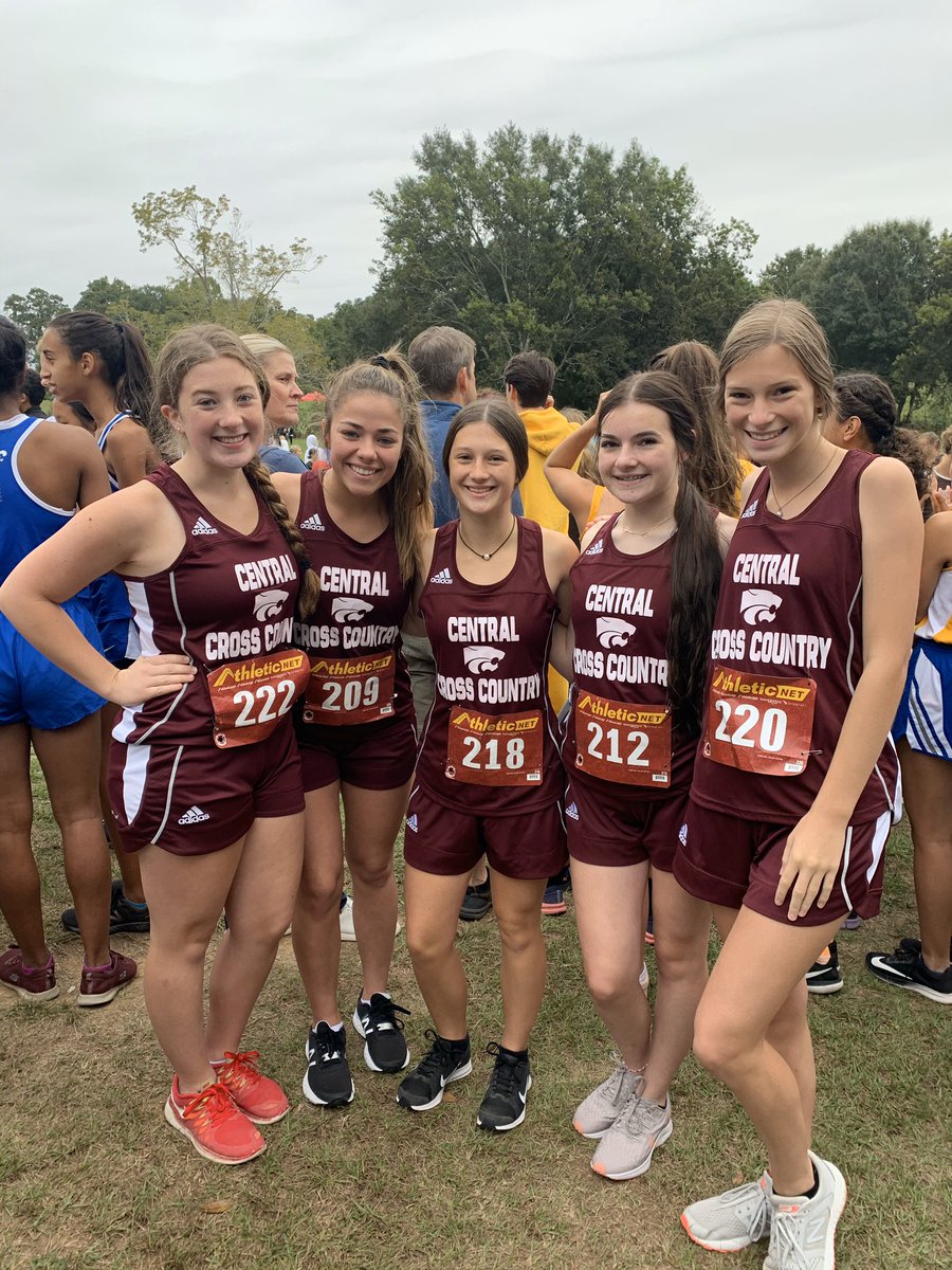 CentralCrossCo1's tweet photo. Geaux Wildcats!! 
Girls Varsity starting bright and early this morning! https://t.co/khocF1zmRw