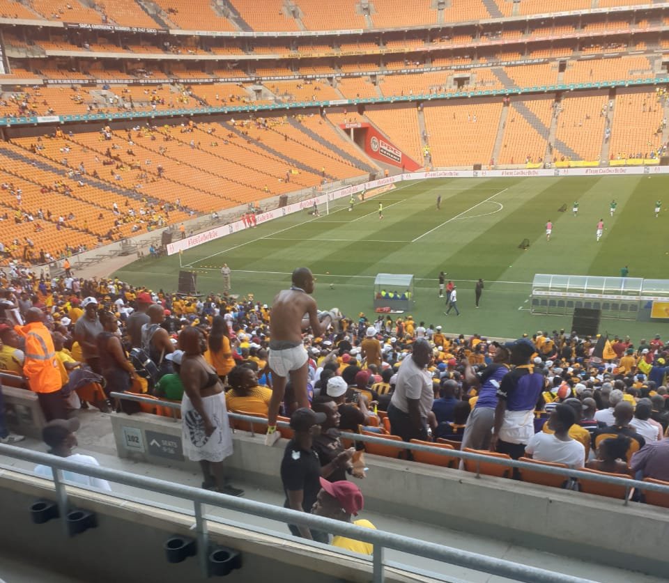 SportsZone_SA's tweet photo. #ShellHelixUltraC | Sundowns
Pieterse, Coetzee, Arendse, Lakay, Majadibodu, Jali, Manyisa, Rantie, Mkhulise, Seabi, Ngoma.
πΊ: Mweene, Madisha, Langerman, Mkhuma, Kekana, Affonso, Sirino, Vilakazi, Mdhluli, Mabunda, Ngcongca, Lukhubeni, Tade, Makgalwa, Meza, Soumahoro, Ngcobo. https://t.co/SHPdKdfDdn