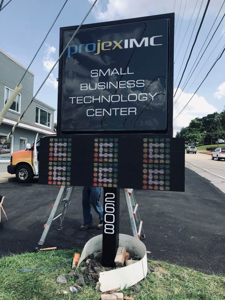 MrSign_PGH's tweet image. This ProjexIMC sign is a combination of a stagnant illuminated sign with brand info accompanied by an electronic message center for more information.

#IlluminatedSign #LightedSign #ElectronicMessageCenter #MessageCenter #LEDSign #Pittsburgh #MrSign

mrsignpittsburgh.com/products.cfm?s…