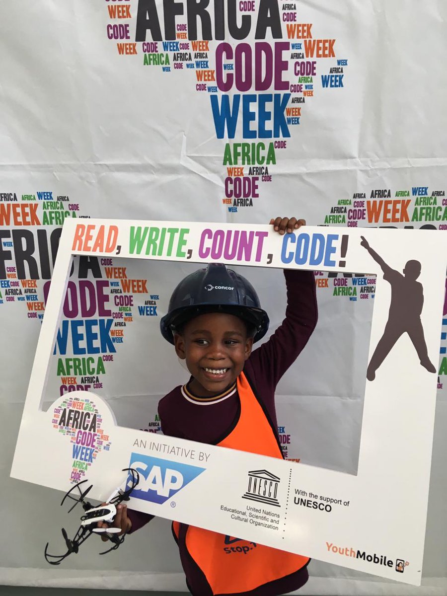 visioncade's tweet image. Coding drones workshop at the @ScienceCentreCT #AfricaCodeWeek #ACW2019 #CodingCarnival #Coding #CapeTown #Sap4Good #Visioncade #FTWRobotics #ParrotEdu