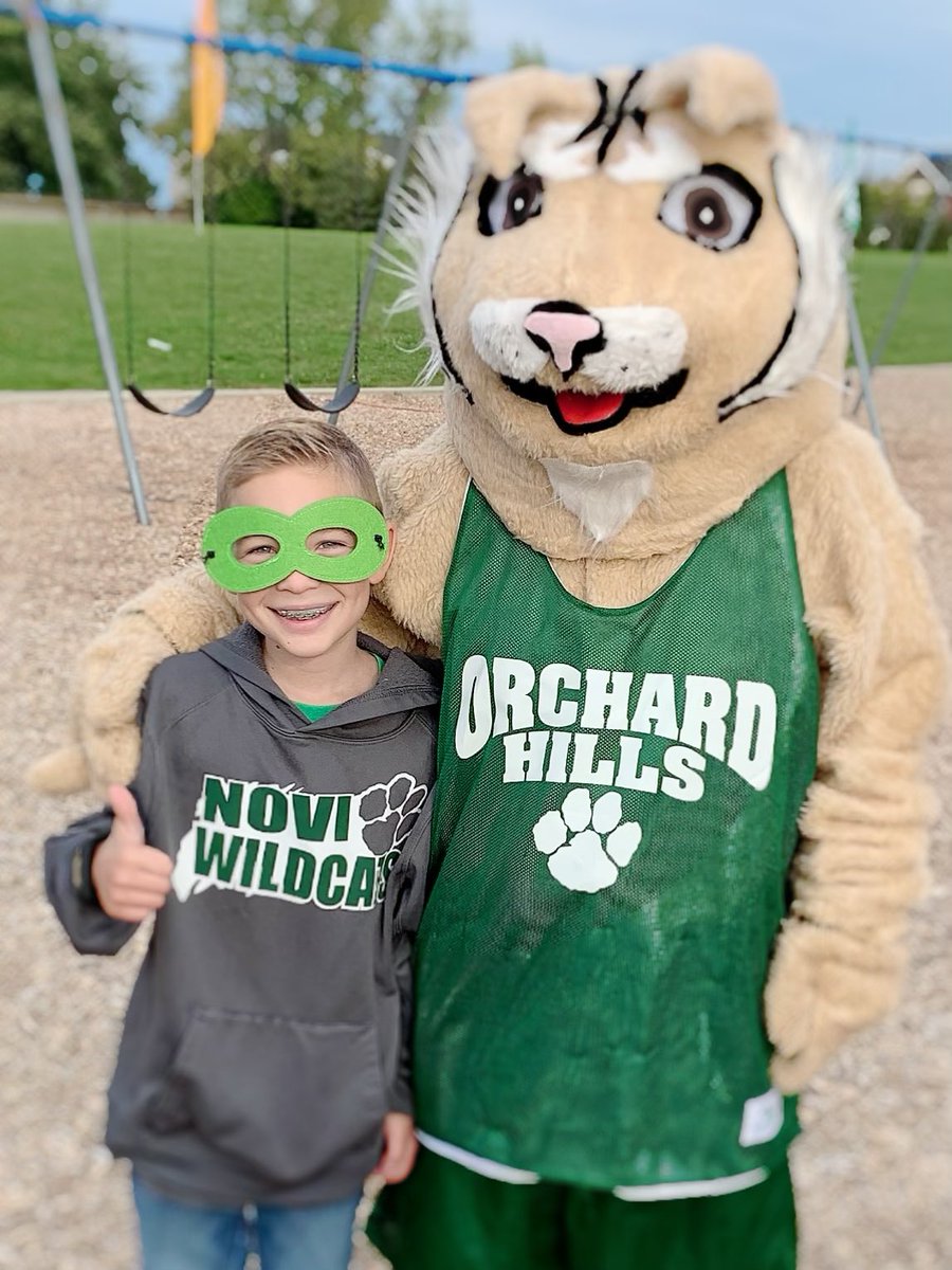 CherylRingold's tweet photo. Many thanks to the superhero’s @NoviOrchardHill for another successful Wildcat Walk Fundraiser!  #novipride @NoviAcademics @docsmatthews @CoachSmith23 https://t.co/SahUuY60AO