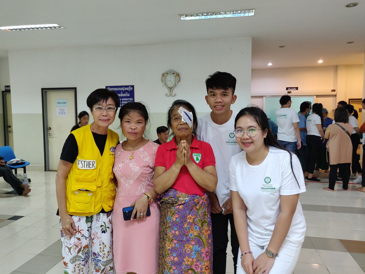 pislaos's tweet photo. Day 2: Thanks to our alumni + students + staff + management volunteer team assisting with translation this weekend. @ANewVision2020 is restoring sight to the poor in #Laos through cataract microsurgery. #WorldSightDay https://t.co/382he4Cr7U