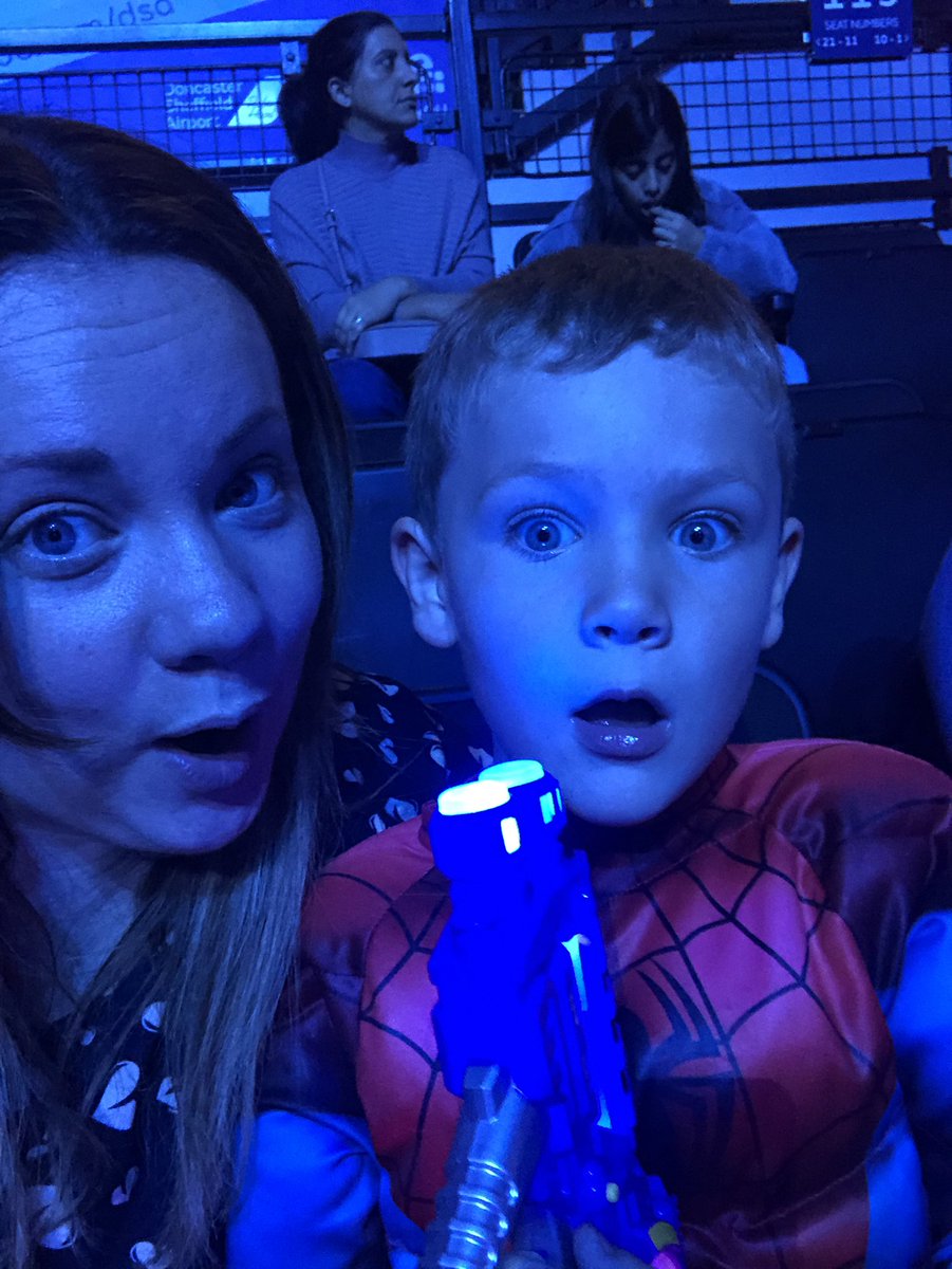 Sarahmmather's tweet photo. #marveluniverselive https://t.co/5X3dhluZOO