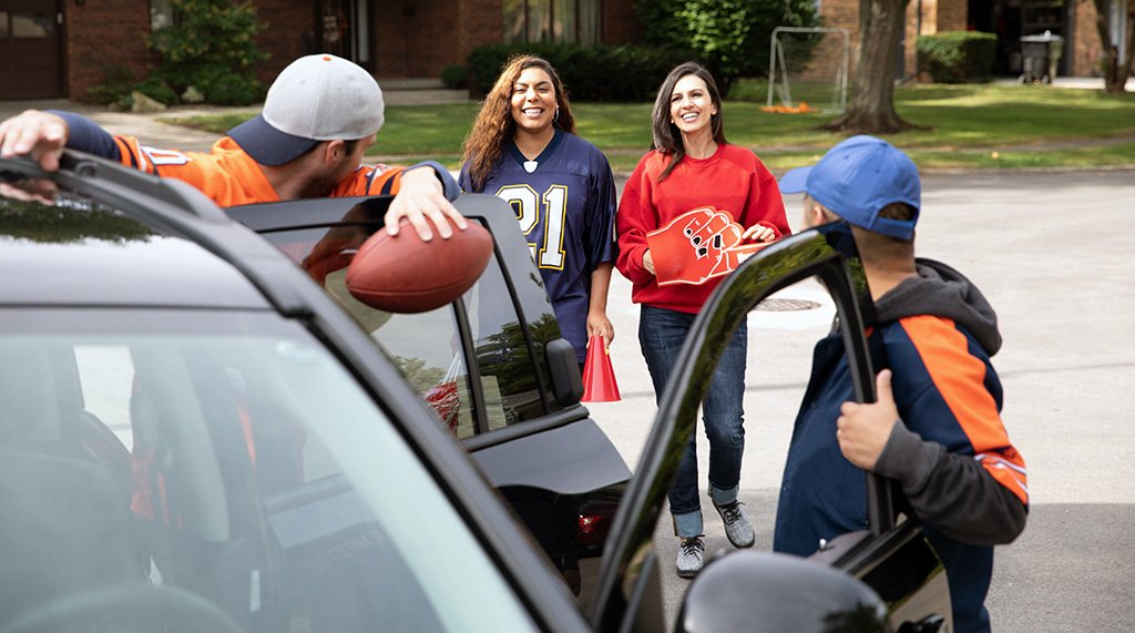 TVStateFarm's tweet image. I'm your biggest fan and I'm here when/if you need me. #HereToHelp