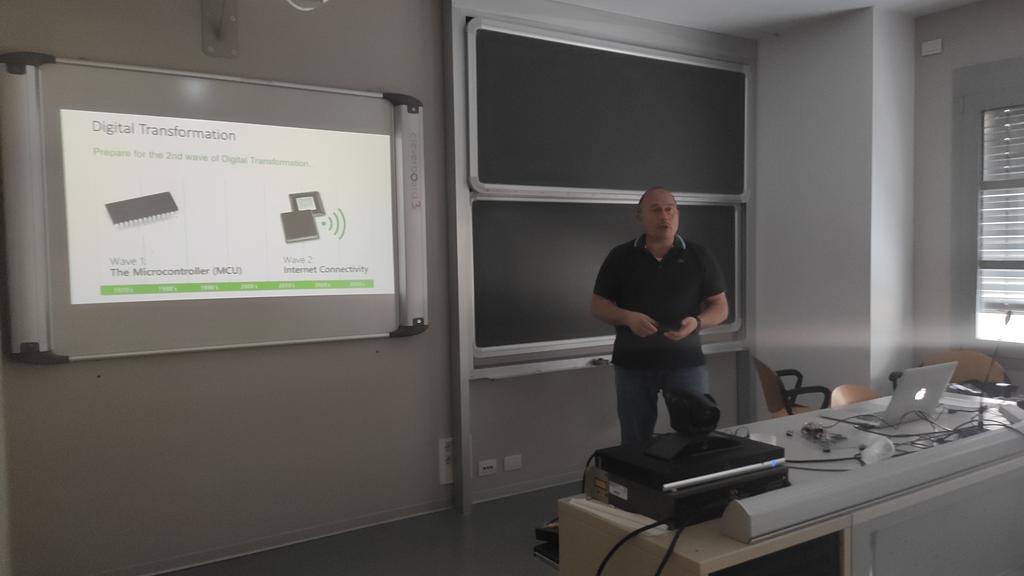 MarcoDalPino's tweet photo. Ed ora con @MircoVanini parliamo di #AzureSphere a #AzureSatPN https://t.co/FWYZjp898Z