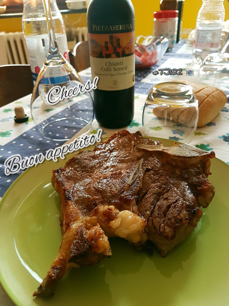 JurijTiengo's tweet photo. Una volta ogni tanto bisogna togliersi qualche sfizioso!😁
#fiorentina 🥩 #meat #vino #chianti 🍷#buoncibo #ginginha #lisboa 
Senza togliere lo straordinario aiuto del mio Sous-Chef!🐶
#dog #friends #amicipelosetti 
#fire 🔥 #bbq #buonappetito #TJ182 📷 https://t.co/EpsypjXeAI