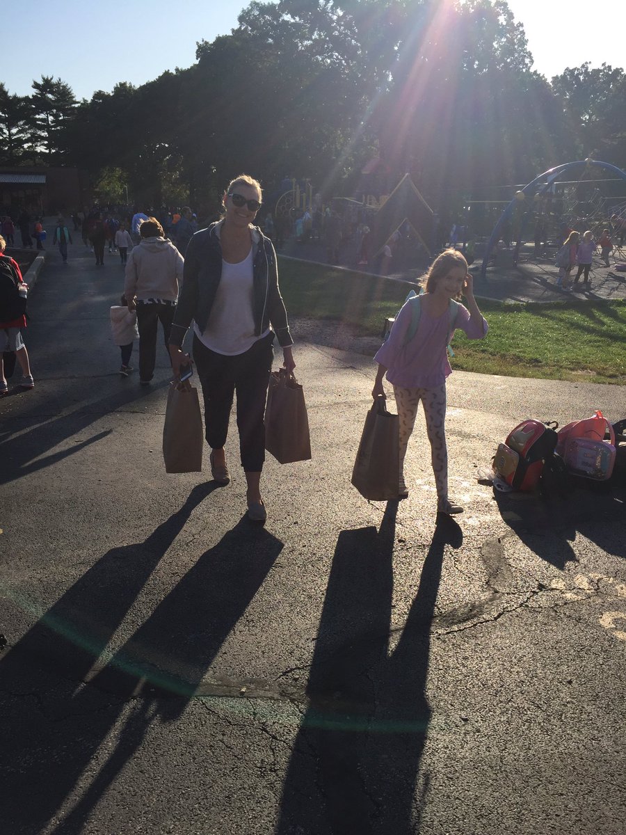 Collected over 550 lunches for Uncle Pete’s sack lunches. Way to be kind Franklin! <a href="/FranklinD64/">FranklinD64</a>  #engageD64