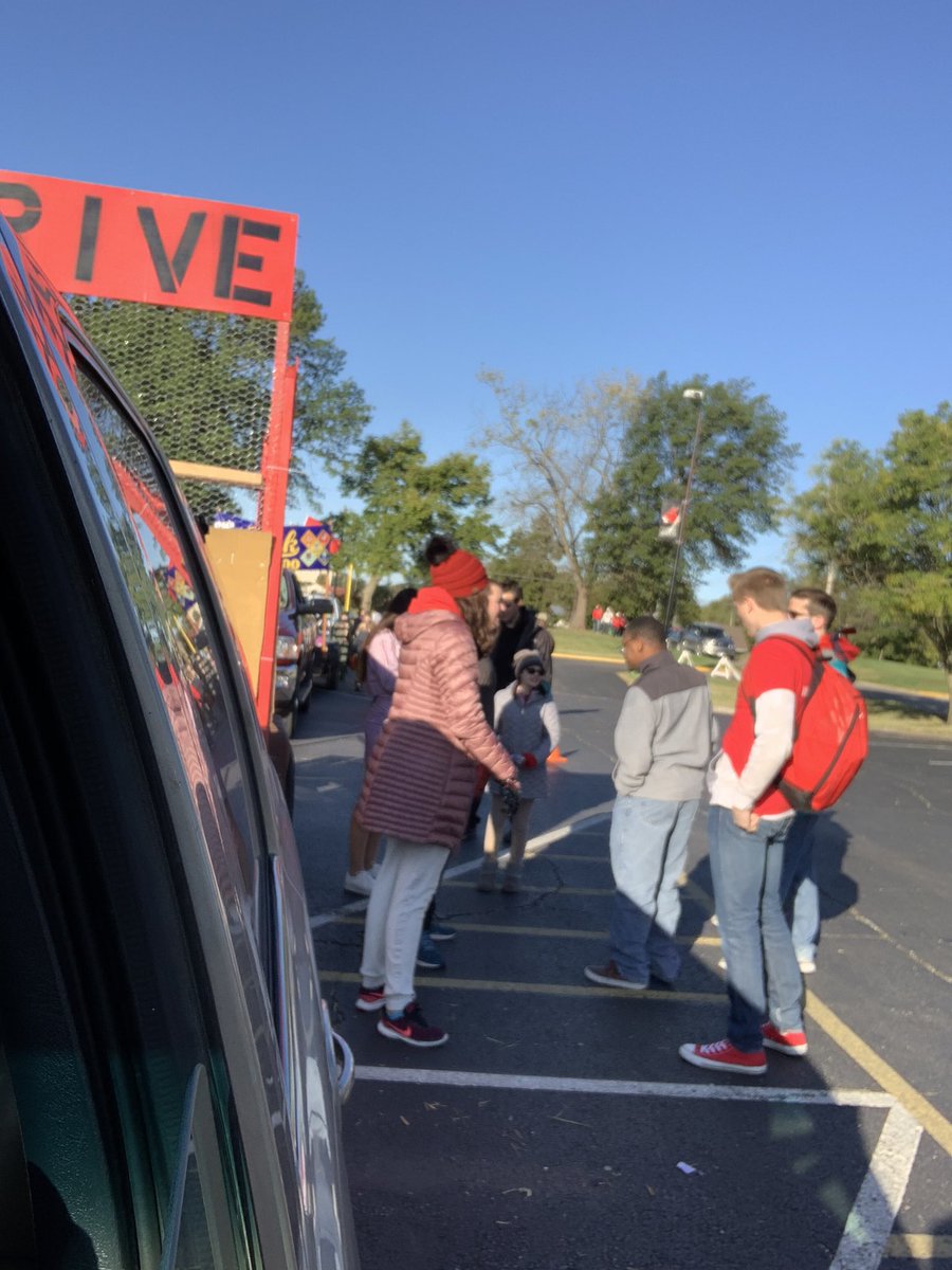 ThriveUCMO's tweet photo. A few past students have shown up. https://t.co/c6Vise6spH