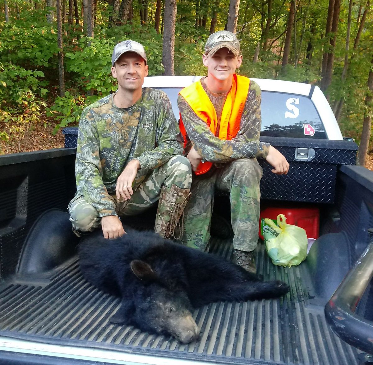 3030Ministries's tweet photo. Judah Hobbs kicking off Bear Camp right! #bear #georgiahunting #getoutdoors #hunting #bearseason #hunt #whatgetsyououtdoors #georgia #georgiabear #bearseason2019 #huntgeorgia #outdoors https://t.co/4Igv5SxM5o