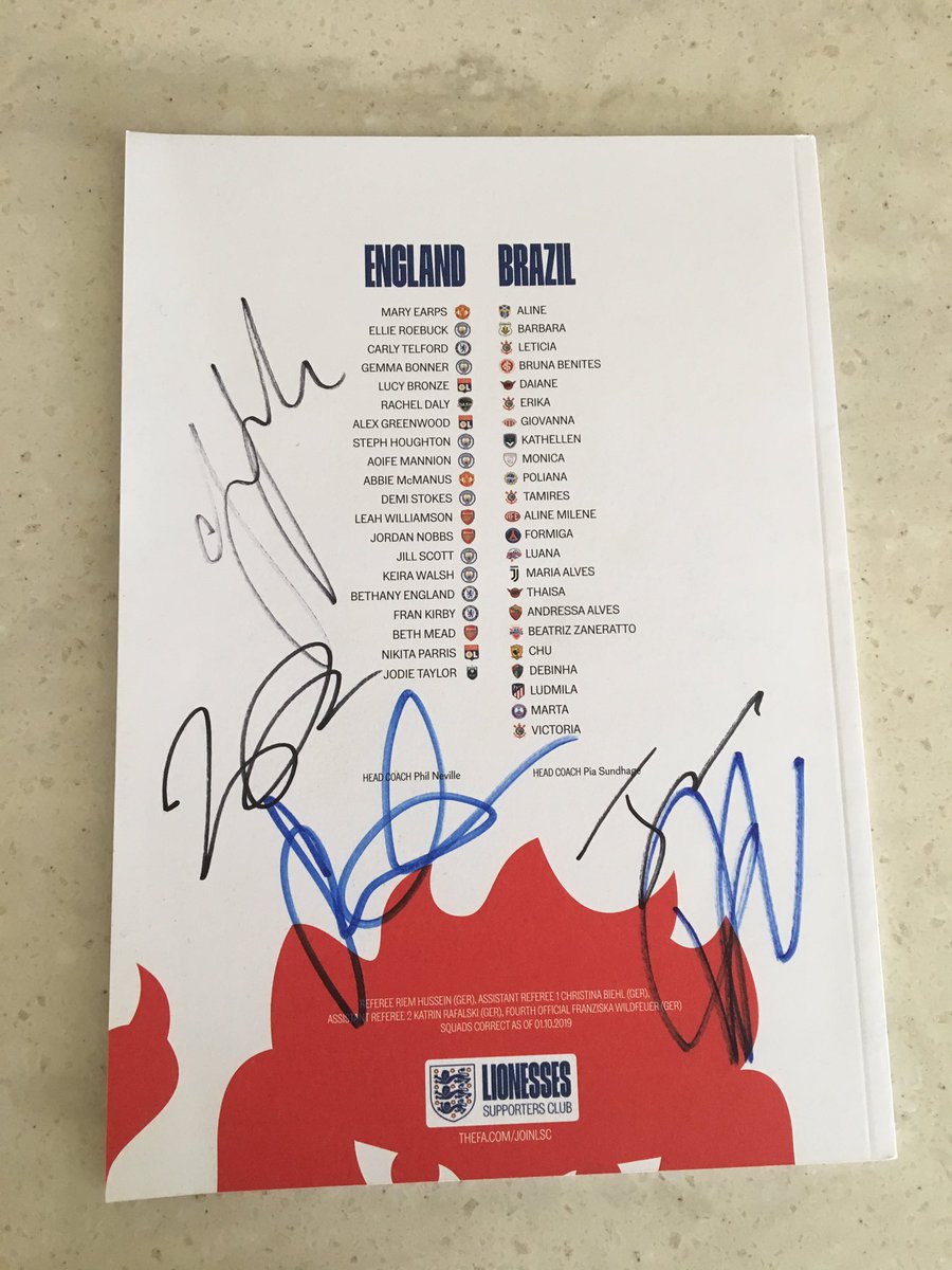 sheplays_au's tweet photo. #StephHoughton’s having a good day on the pitch ⚽️ Make your day great by entering our #Lionesses giveaway 🤩 

#Win a @lionesses 🆚 #Brazil matchday program 📖 Signed by 

@stephhoughton2 
@LucyBronze 
@JillScottJS8 
@carlytelford1 
@EllieRoebuck_ 

❤️ All you have to do 👇👇👇 https://t.co/HVSnXO0msE