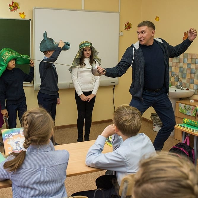 Однажды, 20 лет спустя...
Родной Лицей N230.
Школа, благодаря которой я стал личностью и человеком.
Лонгрид о визите в альма-матер – в инстаграмме: instagram.com/viktek79/?hl=ru