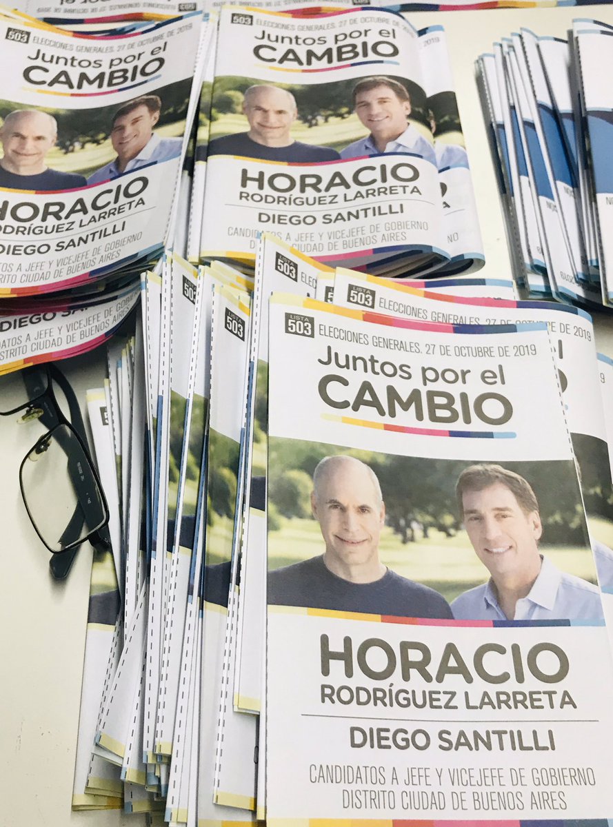 muramartin's tweet photo. Nada nos detiene!! 💪💪💪Salimos a la calle para hablar con los vecinos de la @bacomuna14. Junto a Horacio y  a todo el equipo queremos hacer de Buenos Aires la mejor ciudad para vivir. #JuntosSomosMas #JuntosPorElCambio https://t.co/K4xVecRVFW