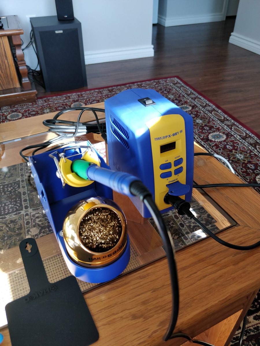 DanSGiesbrecht's tweet image. I splurged... Bought a FX-951 😍

#electronics #hakko