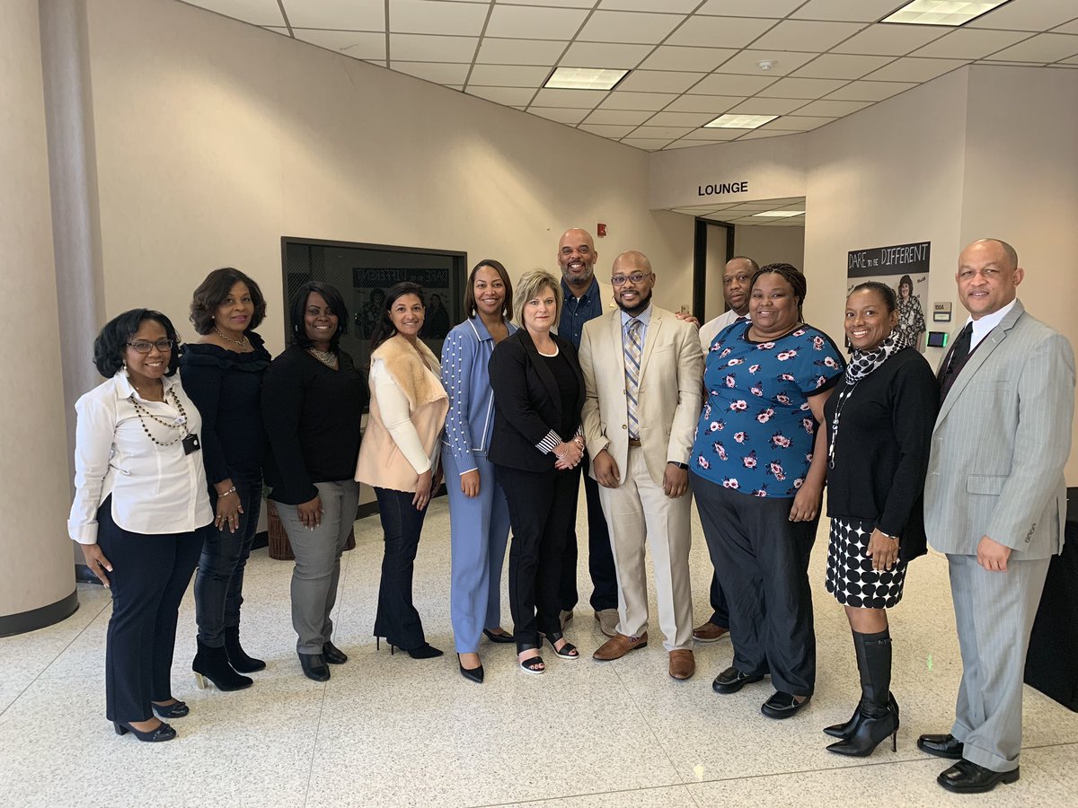 HCDELeadNow's tweet photo. Thank you Harris County Superintendent @Colbert_HCDE for dedicating your Saturday to provide invaluable insights and feedback to @HCDELeadNow aspiring superintendents @HCDEtx #LeadershipMatters #SeeTheImpact https://t.co/SZOqcDRy4i