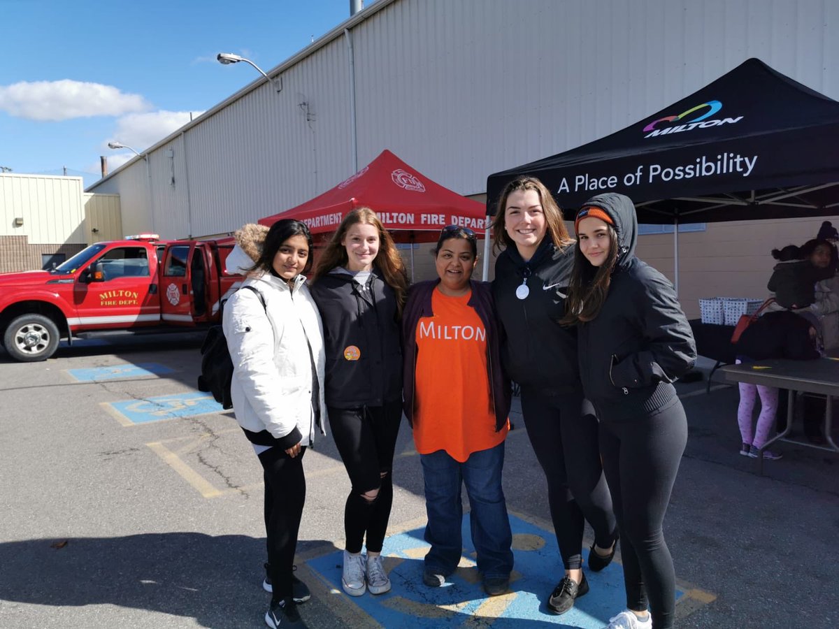 _FarinaHassan_'s tweet photo. Celebrating Fire Prevention Week with Milton Fire department. Thank you for everything you do for the community!#firedepartment #firepreventionweek #elxn43 #initforyou #federalNDP #CDNpoli #elections2019 #CDNelections #NDP #WomenInPolitics #Milton #MiltonON #MiltonOntario #Ottawa https://t.co/oFeZxcjngt