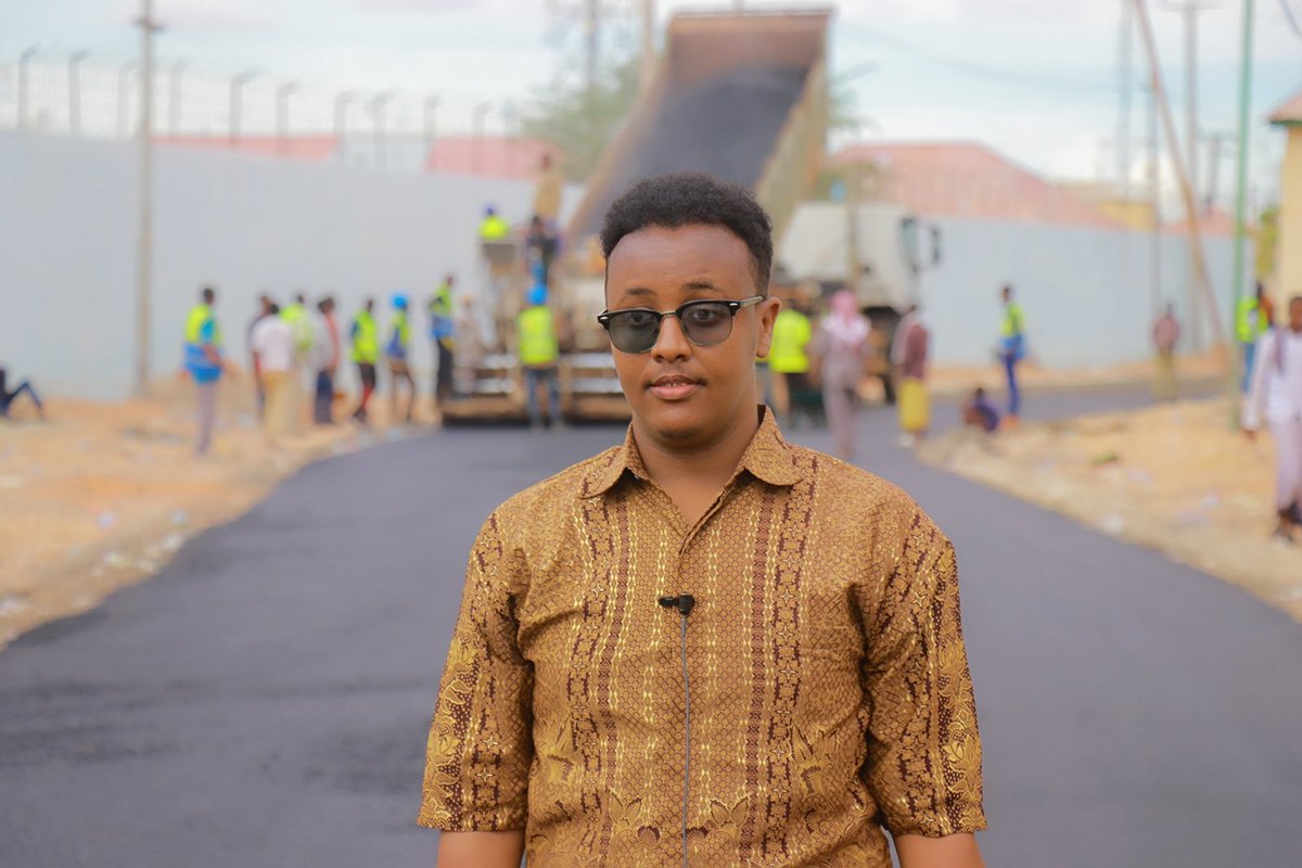 ibnugeorge1's tweet photo. This afternoon, we started a construction of a new #Alphalt road of 1.9km. This is part of the #Galkayo District #Council development plan.
#Kabarco won the Contract
ย ๐ทSaid Nadaara https://t.co/lXuNaFY1pz