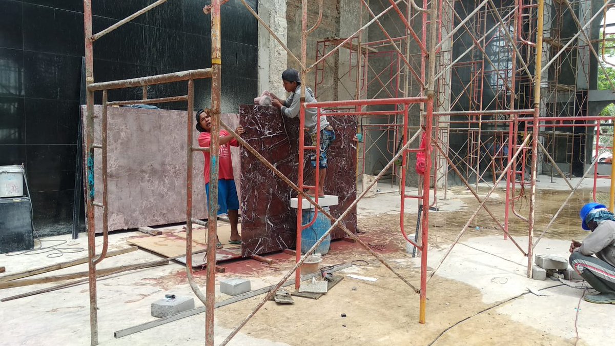 Batualamnusant4's tweet photo. Proses pemasangan marmer ROSO LEVANTO untuk dinding masjid kubah intan Lampung.

KING STONE 
BATU ALAM_MARMER_GRANIT
081281113574/wa/TLP
https://t.co/5ruaqiiLu0

#batualam_nusantara
#kingstonebatualam
#amisaputra
#putritamaya_stone https://t.co/gpsIeiQIq4