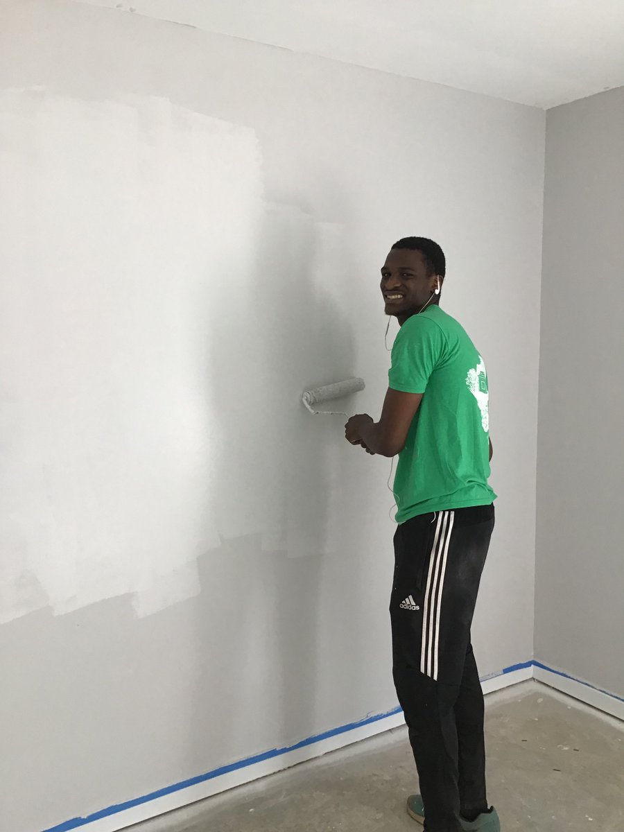 HabitatGwinnett's tweet photo. All smiles at Shannon’s house today! Nothing like a fresh coat of paint to brighten this new home. 🏠
#GwinnettBuild143
#GwinnettHabitat #Volunteer #SunshineandHammers #Community #KindnessIsASimpleThing https://t.co/s0DhevvmsR