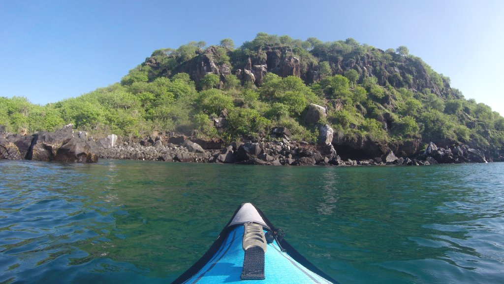 Staring up towards Frigate bird Hill / Tijeretas on San Cristobal Island. A beautiful day for a kayak...who is joining us on a trip soon? #Galapagos galakiwi.com/our-tours/gala…