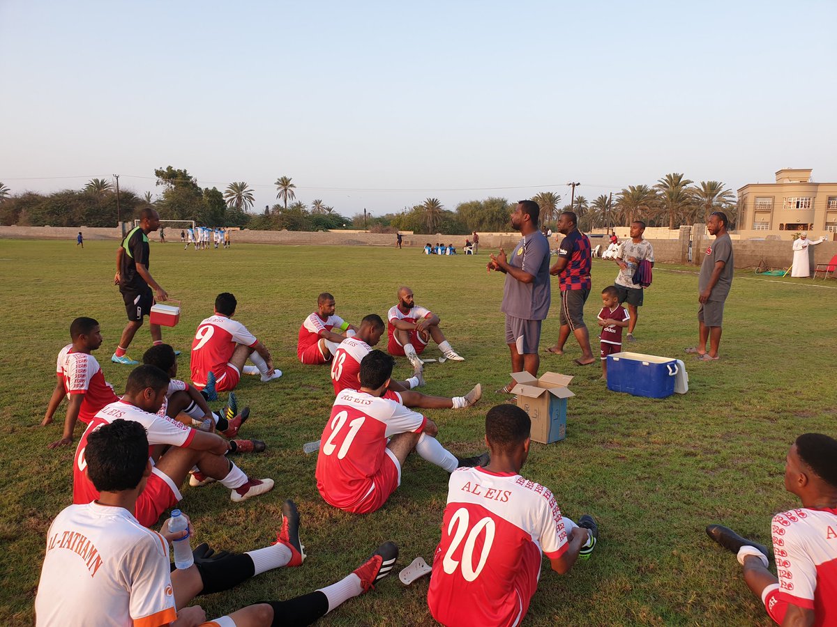 بهدفين نظيفين تفوق فريق العيص على ضيفه #فريق_الخبة_السويق في المباراة الودية التي أقيمت مساءاليوم بملعب فريق العيص، هذا و قد أحرز الهدف الأول الللاعب معتصم الرواحي و الهدف الثاني خاطر الهدابي، هذا وقد أثنى رئيس الفريق/حمود الرواحي على مستوى الفريق و على أدائه المتميز في المباراة