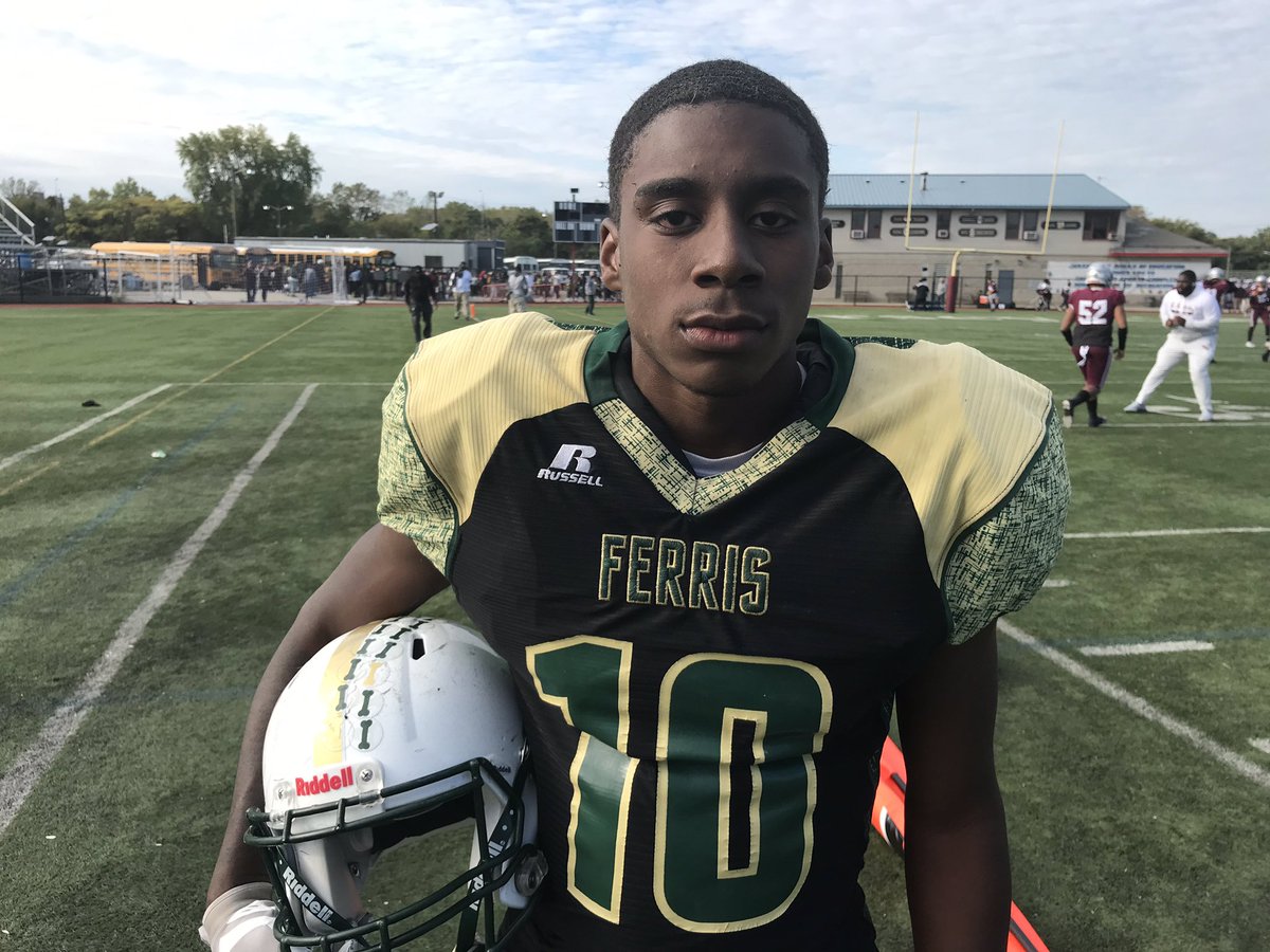Gotta love a little Jersey City double-header at Caven. Ferris picked up its first win of the season with a. 39-32 victory over rival Dickinson. #NJFootball