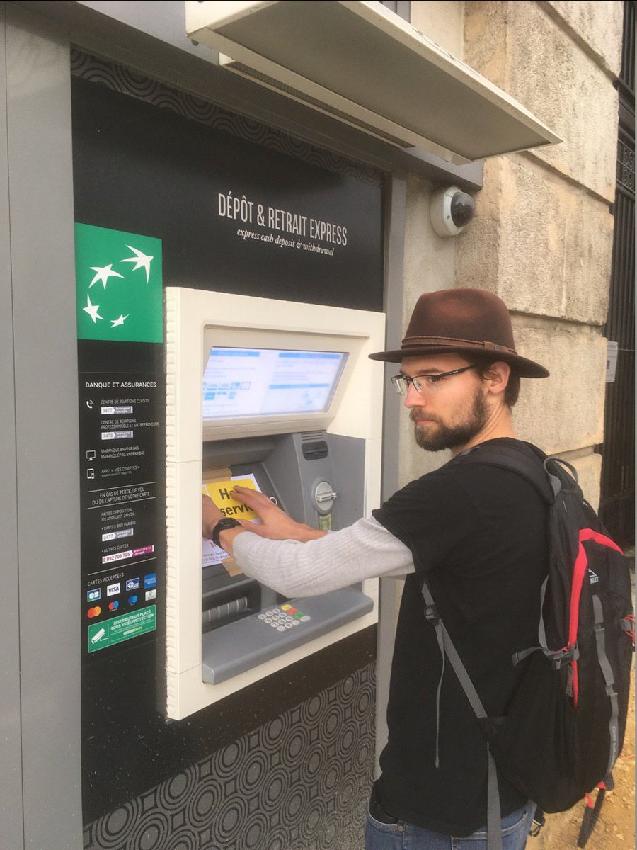 🔴Flash🔴
8 citoyen.ne.s ont répondu à l'appel <a href="/attac_fr/">Attac France</a> #StopImpunite des multinationales. Dans les #Ardennes nous avons mis #HorsService 6 boxs Amazon, 2 distributeurs BNP et 1 station Total. ✊
Stop au profits au détriment du reste de l’humanité et de la planète