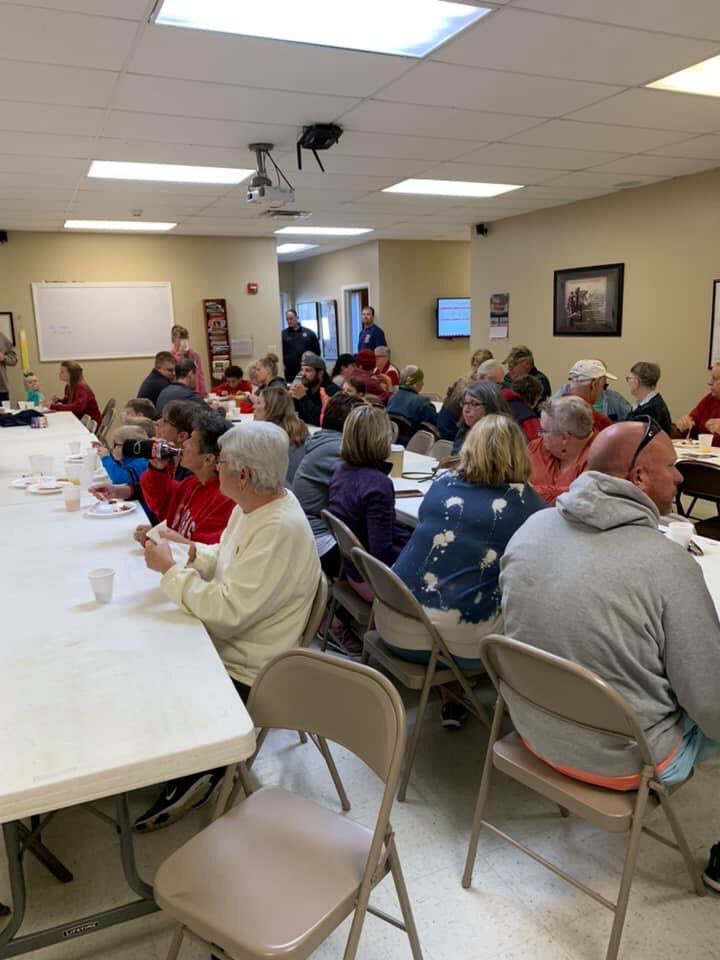 HonorableChoice's tweet photo. I mean these pancakes are NOT what I need on this campaign trail, but the company was AMAZING π Thanks to ALL of the Volunteer Firefighters of the Crystal Valley area of Pulaski County. #AddingAustin4JudgeAllies #Austin4Judge #TheHonorableChoice #CircuitJudge #PutInWork #Stop1 https://t.co/Hk03OHUFnj