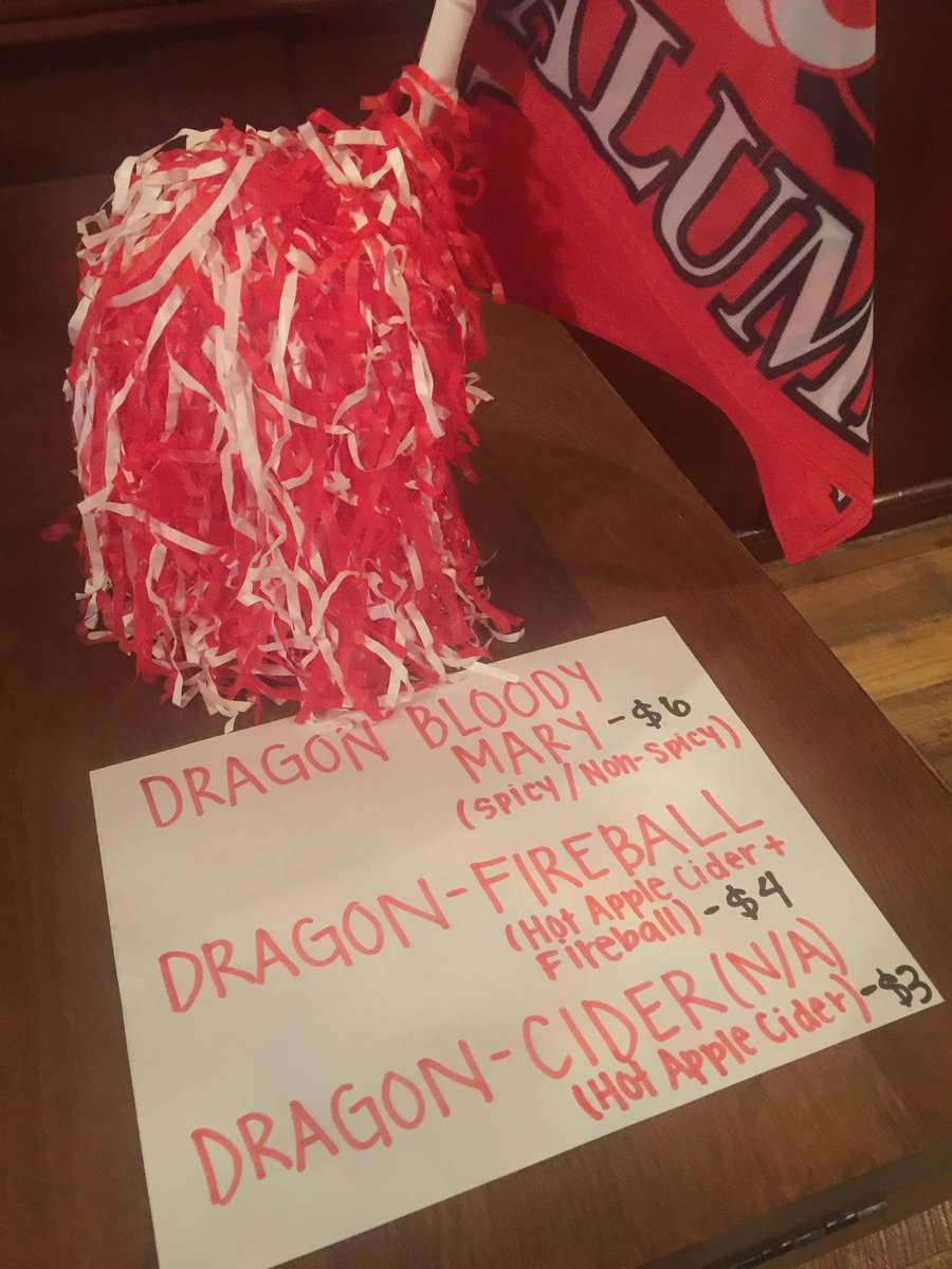 ginamonson's tweet photo. ⁦@msum_football⁩ ⁦@MSUMDragons⁩ Rain and snow can’t stop us! Come cheer on the Dragons with us ⁦@Alumni_MSUM⁩ https://t.co/vgpXh3qcSK