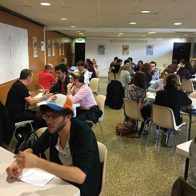 Début des speed-meetings pro avec des tête à tête pros/artistes en pagaille 🔥

#independent #music #france #ivry #goindependent #free #rockfrance #electrofrance #festival #festivaldemarne #lajimi #label #inde #expo #vinyl #talks #conference #independ… ift.tt/2oARmhN