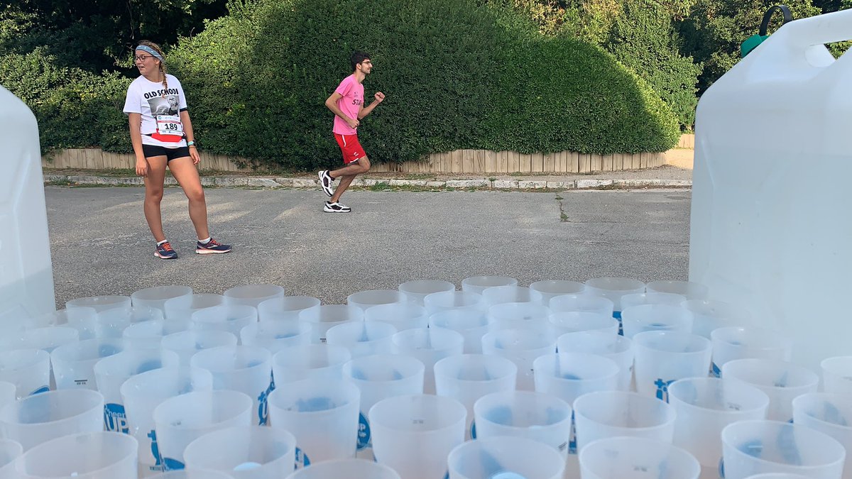 Il reste plus qu’une heure! ⏳
Nous avons déjà battu le record de l’année dernière  
(2492 tours)💪🏼  Nous avons effectué jusqu’ à maintenant plus de 2500 tours 💙
Bravo à tous!! Ne lachez rien et continuez comme ça 😍