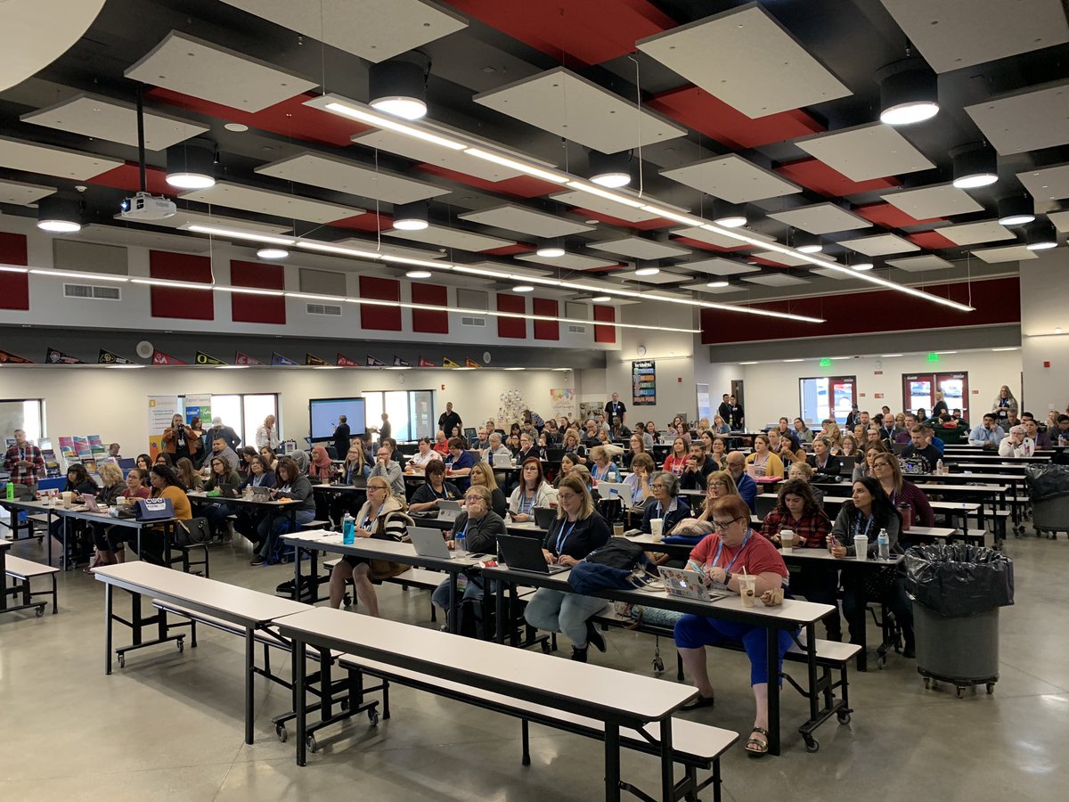 kerncue's tweet photo. The 2019 Kern Tech Fest has begun! Here come the Raffles!  #KernCUE @kevinhoneycutt https://t.co/DatGR1YUx3