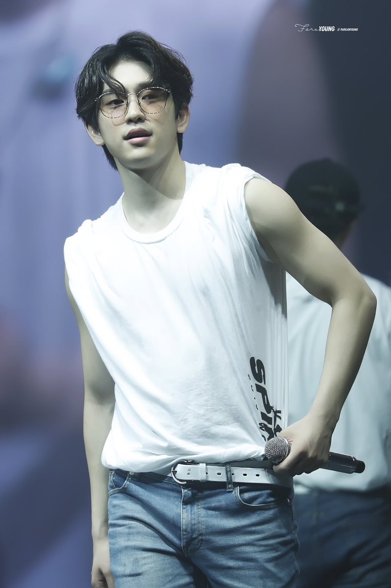 _sunshine501's tweet photo. เดือนหก                            เดือนสิบ https://t.co/vtMnJiaa03