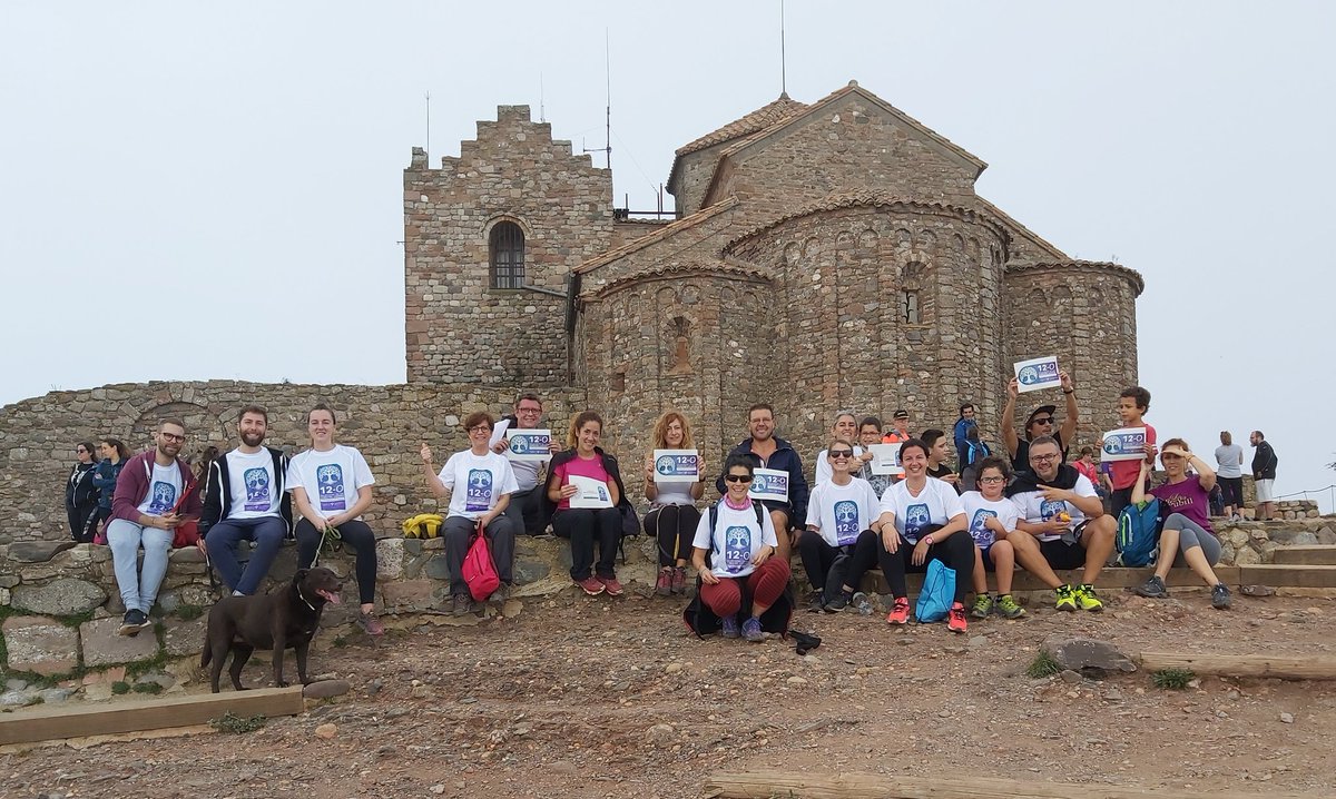 "Si vols anar ràpid, camina sol; però si vols arribar lluny, camina acompanyat". Tots sumem i,com diu la cançó <a href="/elscatarres/">ELS CATARRES 🪂 PARACAIGUDISTES</a> "junts anem més lluny!" #mouteperlescurespalliatives #mouteperlescurespal·liatives #mycaremyright #WHPCD19 <a href="/COIBarcelona/">Col·legi d'Infermeres i Infermers de BCN (COIB)</a> #grupCPCOIB