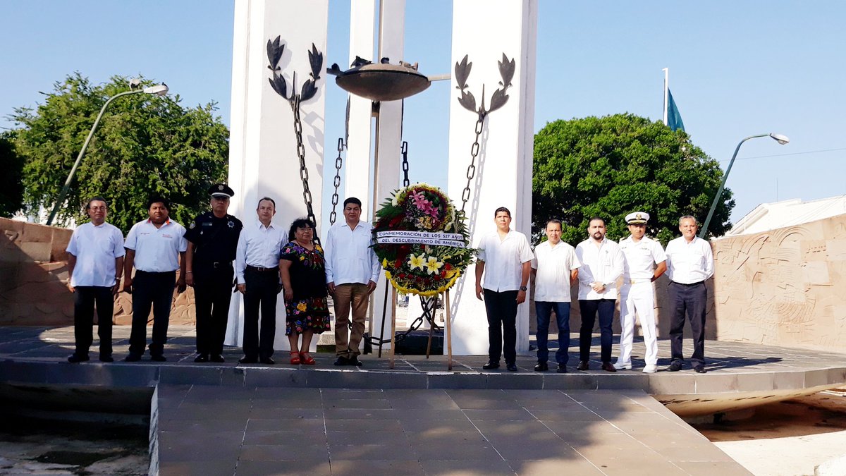 abnal_sergio's tweet photo. PreSNTE en la ofrenda floral por la conmemoración del descubrimiento de América, en representación del secretario general de la sección 4 Campeche. https://t.co/cfxZouIEUs