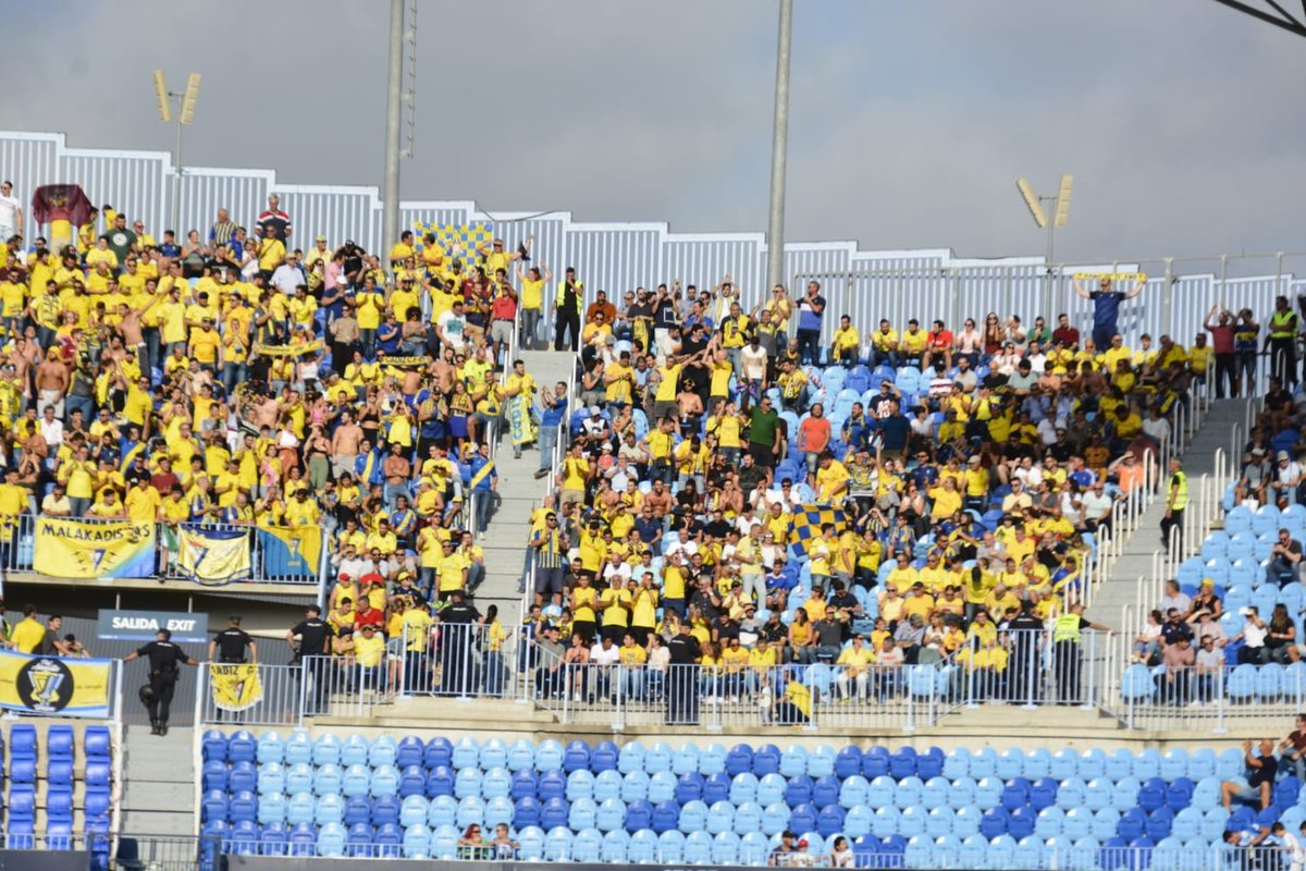 Cadiz_CF's tweet photo. 🥁 Han dado sus vidas y sus gargantas, siguiendo donde haga falta, al #Cádiz de sus amores... https://t.co/3xFbltMyRy