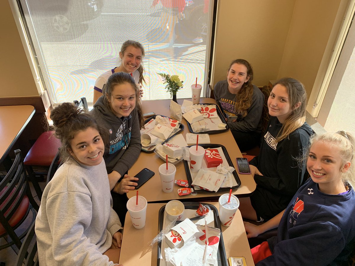 AndrewCrowl's tweet photo. Time for some πfuel. @CamelsVball having a great day at the #CakeClassic volleyball tournament. https://t.co/s04PtIwANH