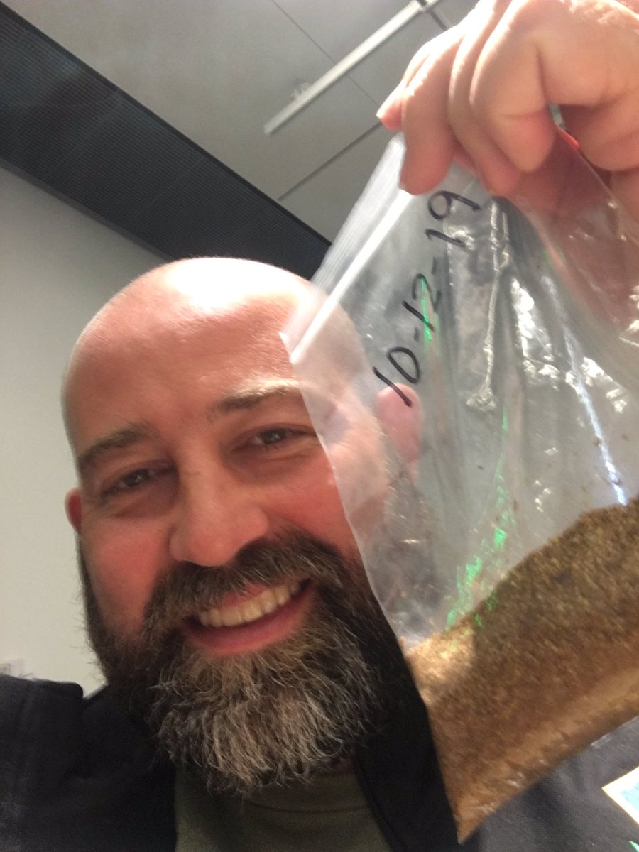 n2_science's tweet photo. Perot Teacher Institute PD - Getting Milkweed seeds prepped to grow! #CitizenScience #tacoaboutscience #MonarchButterflies https://t.co/oKHQvh1jwo