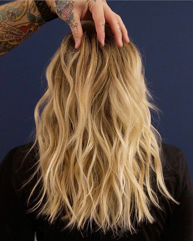 grettacole's tweet photo. Bringing seriously tousled tresses into this season and next--and every event, big and small, on our calendars. Our little secret to perfectly undone locks:  @Virtuelabs texturizing spray 🌀 https://t.co/u8V8Co6yZF https://t.co/rTXrzqP2Tv