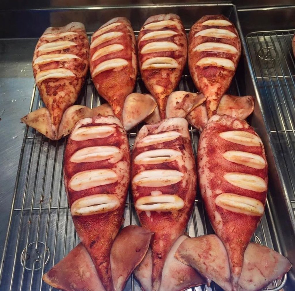 BBQlads's tweet photo. Hands up who loves a BBQ squid? Me, me, me! π€ͺ
π¦
π¦
πΈ @ooolonglonggirl BBQ squid
π¦
π¦
#ooolonglonggirl #smorgasburg #yakisoba #squid #grilledsquid #bbqsquid #lovesquid #tastysquid #π¦ #BBQ #squidking #squidgrill #bbqlads #bbqking #bbqfood #grill #kingofthegrill #bbqlegend https://t.co/rMUj4zRir8